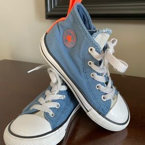 Kids Converse side closure